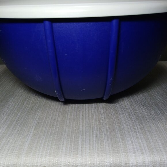 Tupperware Remarkabowl Mixing Bowl #2352 Colbalt Blue + Seal with Insert 3 Qt/L - Picture 6 of 15